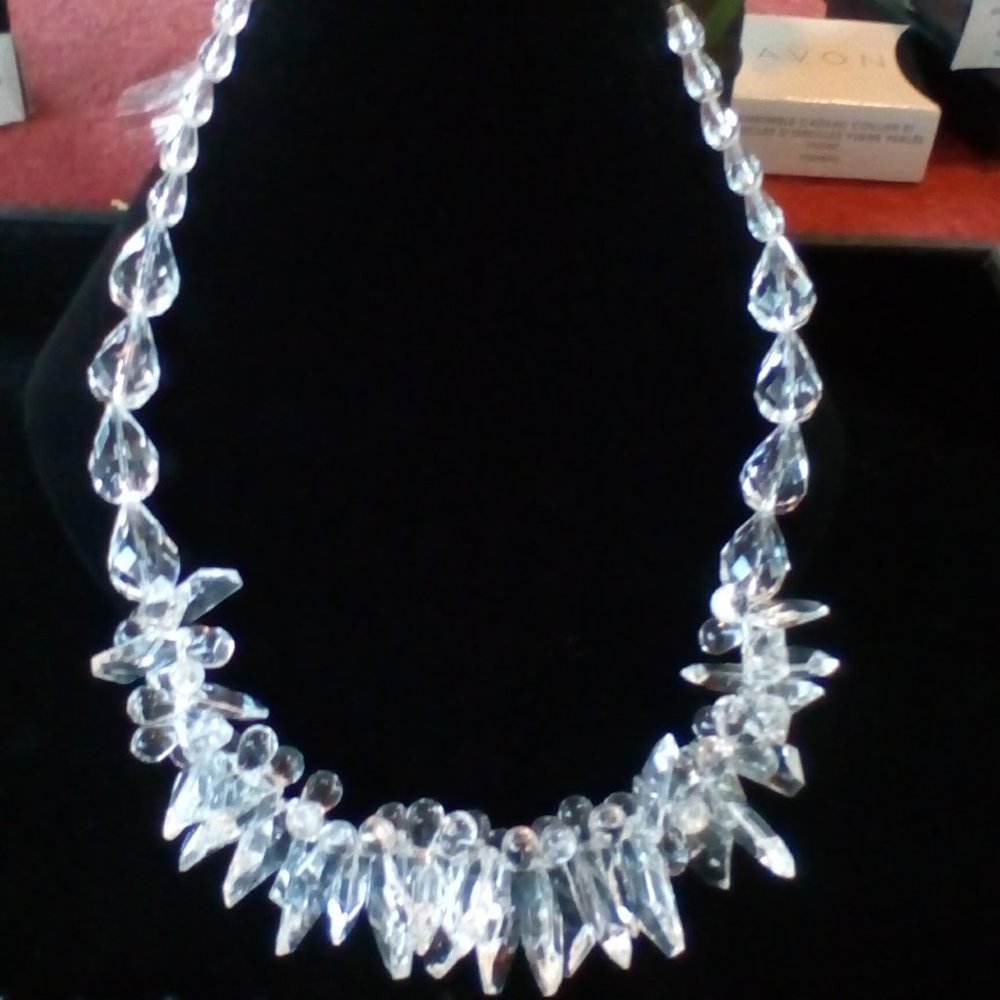 NIB🌼mark. by AVON🌼Clear Rock of Ages Necklace!